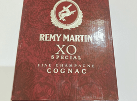 ブランデー：REMY MARTIN（XOスペシャル 旧クリアボトル）／ブランデー：CAMUS（ナポレオン ブック 茶）など2点