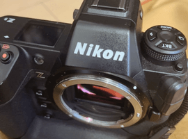Nikon：Z9 ボディなど5点