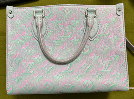 LOUIS VUITTON / モノグラム / オンザゴー / M46067 / 状態ランク：BCなど3点