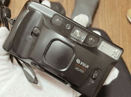 FUJIFILM：ボディ／LEICA：ボディなど3点