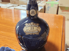 CHIVAS BROTHERS：ロイヤルサルート 21年 青陶器など5点