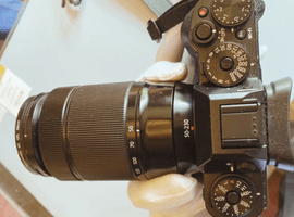 FUJIFILM：交換レンズ付きボディ／FUJIFILM：交換レンズ付きボディなど2点