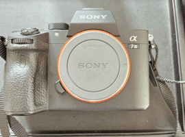 SONY：ボディ／SONY：レンズなど2点