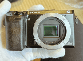 SONY：NEX-7 ボディ／SONY：レンズなど2点
