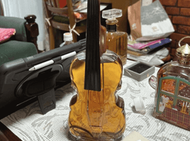 ウイスキー：Suntory（ローヤル バイオリン型ボトル）／ウイスキー：Suntory（響  トランペット型ボトル）など2点