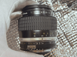 Nikon：Ai-S NIKKOR 35mm F1.4／Nikon：COOLPIX A900 シルバーなど2点