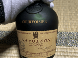 ブランデー／COURVOISIER：ナポレオン 旧（状態ランク：D）など4点