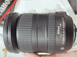 Nikon：AF-S DX NIKKOR 18-200mm F3.5-5.6G ED VR／Canon：EOS 7D ボディなど4点