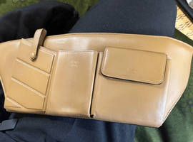 FENDI / ロゴ ウエストバッグなど2点（新潟県新発田市・出張買取）｜ブランド品の高価買取なら【バイセル】