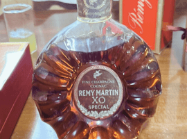 ブランデー：REMY MARTIN（XOスペシャル 旧クリアボトル）／ブランデー：CAMUS（ナポレオン ブック 赤）など4点