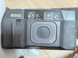RICOH：ボディ／PENTAX：交換レンズ付きボディなど5点