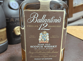 ウイスキー：Ballantines（12年 ベリーオールド）／ブランデー：REMY MARTIN（セントー ナポレオン）など5点