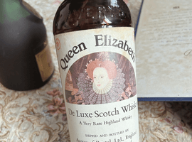 ウイスキー：Queen Elizabeth（デラックス）／ブランデー：Prince Hubert de Polignac（XO グリーンボトル）など6点