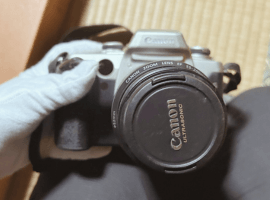 Canon：交換レンズ付きボディ／KONICA：ボディなど3点