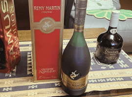 ブランデー：REMY MARTIN（セントー ナポレオン）／ブランデー：COURVOISIER（ナポレオン 旧ボトル）など7点