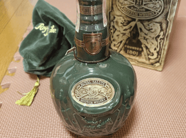 ウイスキー：LAPHROAIG（ロア）／ウイスキー：Suntory（知多 シングルグレーン）など4点