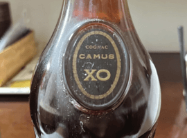 ウイスキー：CHIVAS BROTHERS（ロイヤルサルート 21年 緑）／ブランデー：CAMUS（XO スペリオール）など3点