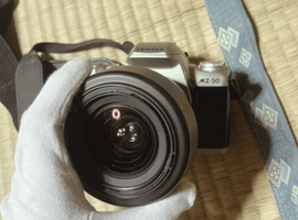 PENTAX：交換レンズ付きボディ／Nikon：交換レンズ付きボディなど2点