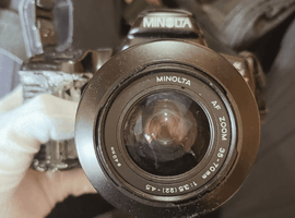 MINOLTA：交換レンズ付きボディ／Nikon：レンズなど4点