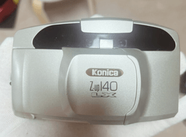KONICA：ボディ／PENTAX：交換レンズ付きボディなど3点