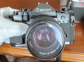Canon：交換レンズ付きボディ／LEICA：ボディなど2点