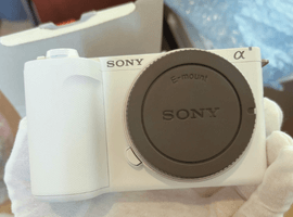 SONY：VLOGCAM ZV-E10 II ボディ ZV-E10M2 W ホワイトなど3点