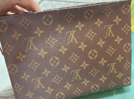 LOUIS VUITTON / モノグラム / ポッシュトワレット / M47542 / 状態ランク：Bなど3点(神奈川県大和市・出張買取)｜ブランド品の高価買取なら【バイセル】