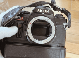 RICOH：交換レンズ付きボディ／KONICA：ボディなど5点