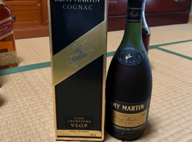 ブランデー：REMY MARTIN（VSOP 旧旧）／ウイスキー：Johnnie Walker（ブラックラベル  エクストラスペシャル 金キャップ）など9点