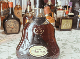 ブランデー：Hennessy（XO 金キャップ グリーンボトル）／ウイスキー：WHITE HORSE（ブレンデッド）など38点