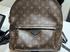 LOUIS VUITTON / モノグラム / パームスプリングス バックパック MM / M44874 / 状態ランク：ABなど2点(愛知県名古屋市東区よりご来店・店頭買取）｜ブランド品の高価買取なら【バイセル】