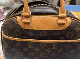 LOUIS VUITTON / モノグラム / トゥルーヴィル / M42228 / 状態ランク：Bなど2点(長野県長野市よりご来店・店頭買取）｜ブランド品の高価買取なら【バイセル】