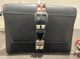 PRADA / ロゴ ショルダーバッグ チェーン / 1BD120 / 状態ランク：SAなど3点