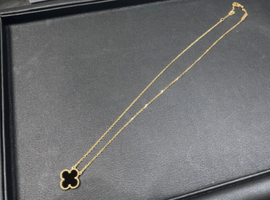 ネックレス / Van Cleef & Arpels / ヴィンテージアルハンブラネックレス / 750 / オニキスなど2点（大阪府大阪市旭区よりご来店・店舗買取)｜宝石の高価買取なら【バイセル】