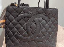 CHANEL / キャビアスキン / 復刻トート ココマーク / A01804 / 状態ランク:Bなど5点