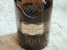 ウイスキー：CHIVAS BROTHERS（センチュリーオブモルト 100）／ブランデー：CAMUS（XO スペリオール）など4点