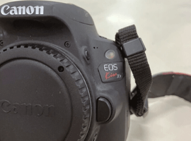 Canon：EOS Kiss X9 ボディ ブラックなど3点