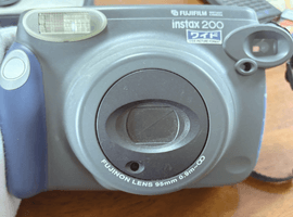 FUJIFILM:instax 200など4点