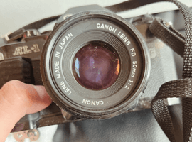Canon：交換レンズ付きボディ／OLYMPUS：ボディなど3点