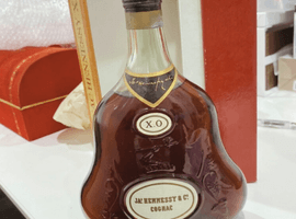 ブランデー：Hennessy（ジャズ ヘネシー XO 金キャップ グリーンボトル）／ブランデー：CAMUS（カラフェ サンルイクリスタル）など4点