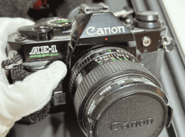 Canon：交換レンズ付きボディ／Nikon：ボディなど2点