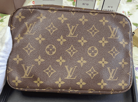LOUIS VUITTON / モノグラム / トゥルーストワレット23 / M47524 / 状態ランク：Bなど4点