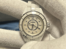 CHANEL / J12 / H2422 / 状態ランク：Bなど2点