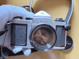 PENTAX：交換レンズ付きボディ／SONY：ボディなど7点