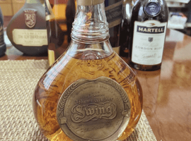 ウイスキー：Johnnie Walker（スウィング）／ブランデー：MARTELL（コルドンブルー オールドクラシック 旧旧ボトル）など16点