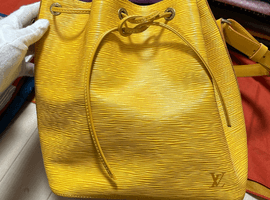 LOUIS VUITTON / エピ / プチノエ / M44109 / 状態ランク：ABなど2点