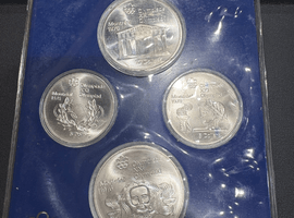 カナダ貨幣セットなど複数点