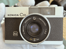 KONICA：ボディ／MINOLTA：交換レンズ付きボディなど3点