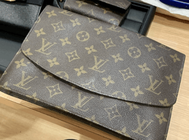 LOUIS VUITTON / モノグラム / ポシェット ラバ 23 / M51940 / 状態ランク：BCなど6点（神奈川県座間市よりご来店・店頭買取）｜ブランド品の高価買取なら【バイセル】