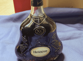ブランデー：Hennessy（XO 金キャップ クリアボトル）／ワイン：Laurent-Perrier（グラン シエクル）など4点
